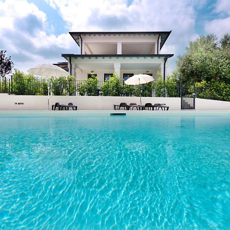 Residence Fiore Rosso ซีร์มิโอเน ภายนอก รูปภาพ