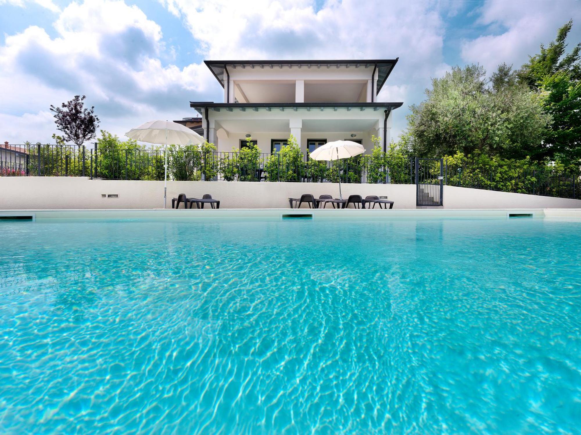 Residence Fiore Rosso ซีร์มิโอเน ภายนอก รูปภาพ