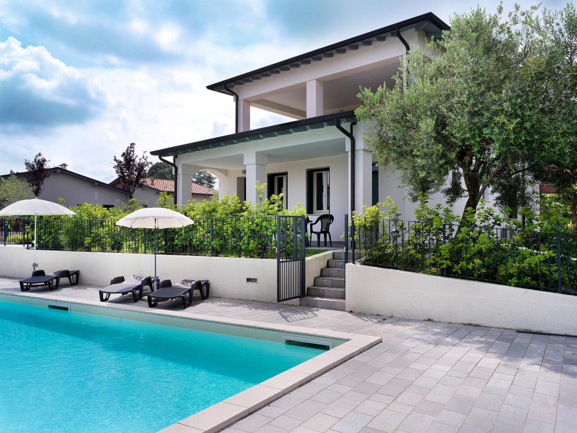 Residence Fiore Rosso ซีร์มิโอเน ภายนอก รูปภาพ