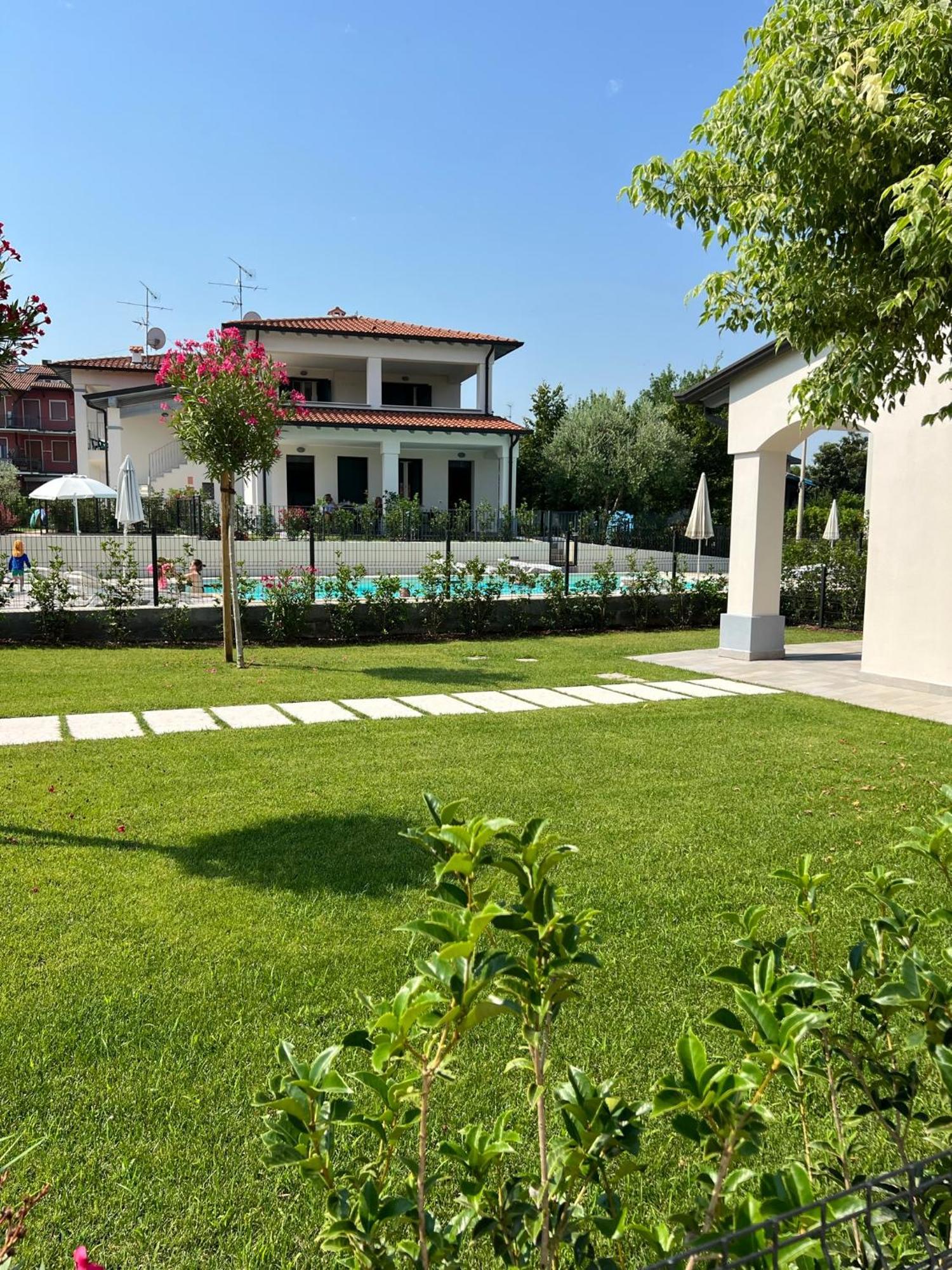 Residence Fiore Rosso ซีร์มิโอเน ภายนอก รูปภาพ
