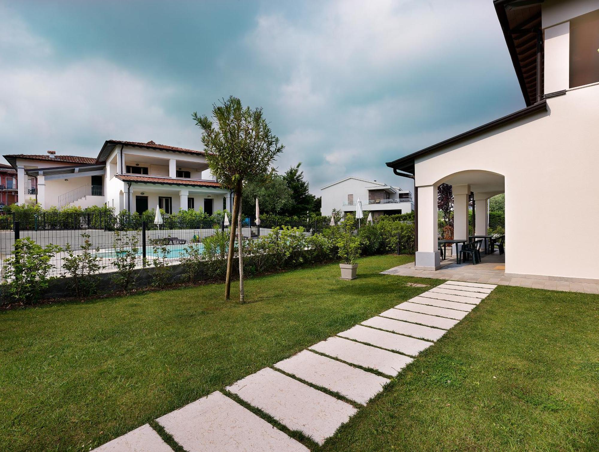 Residence Fiore Rosso ซีร์มิโอเน ภายนอก รูปภาพ