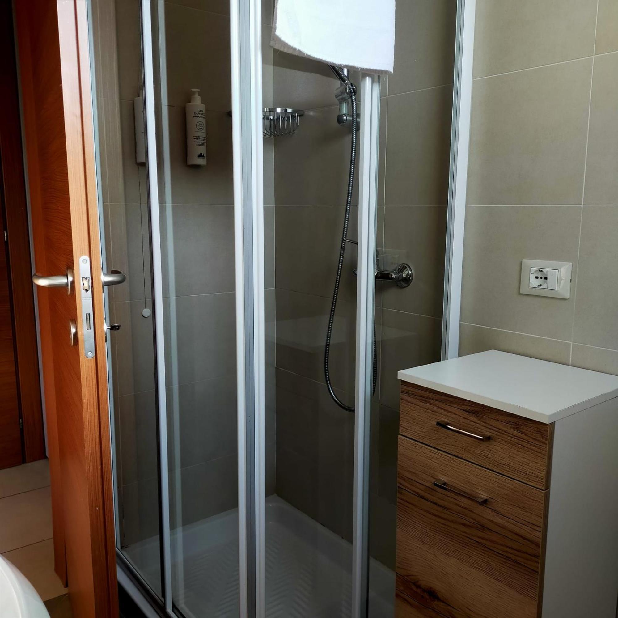 Residence Fiore Rosso ซีร์มิโอเน ห้อง รูปภาพ